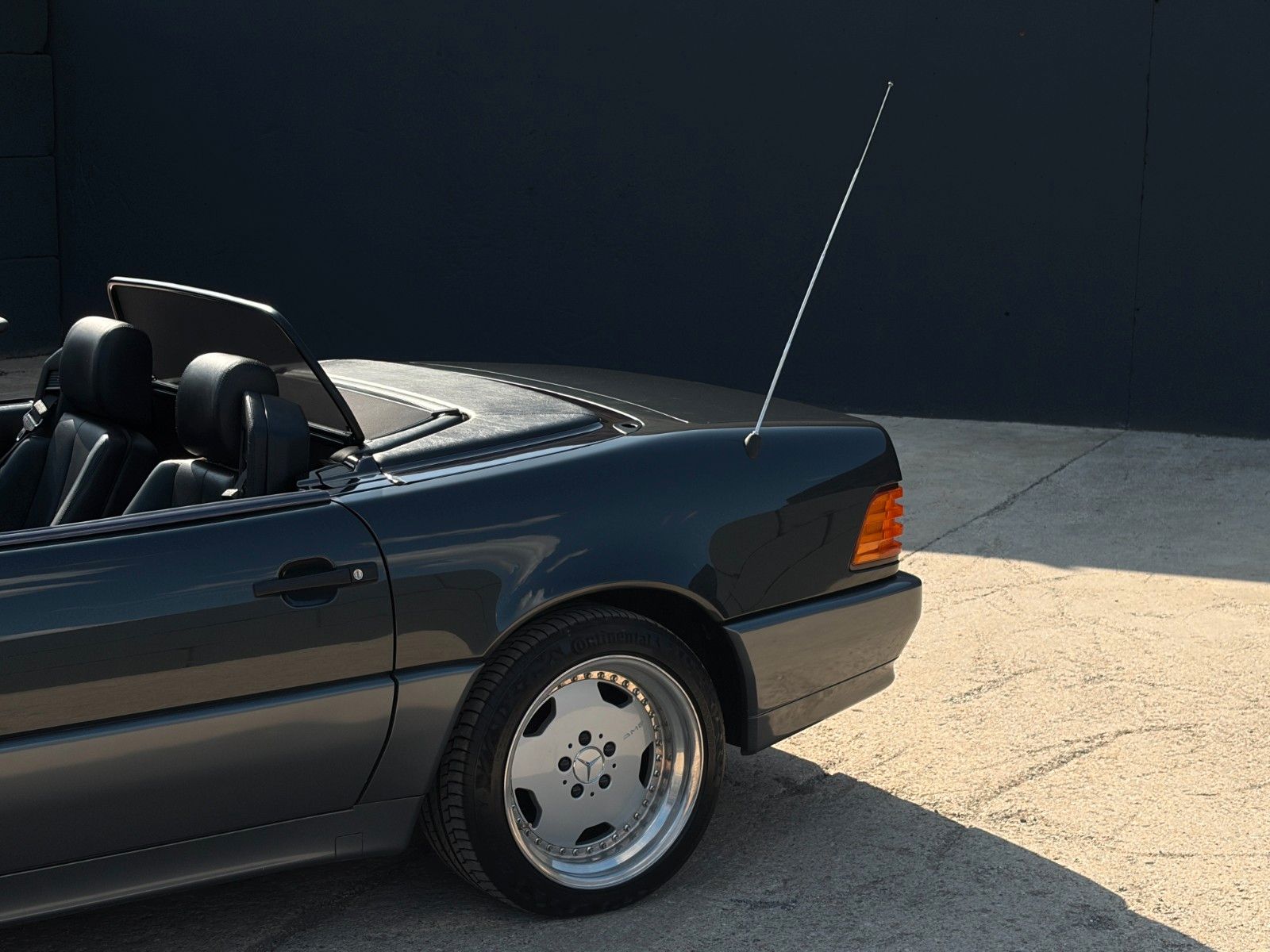 Fahrzeugabbildung Mercedes-Benz SL 320 R129 Cabrio Autom. AMG unfallfrei Note 2
