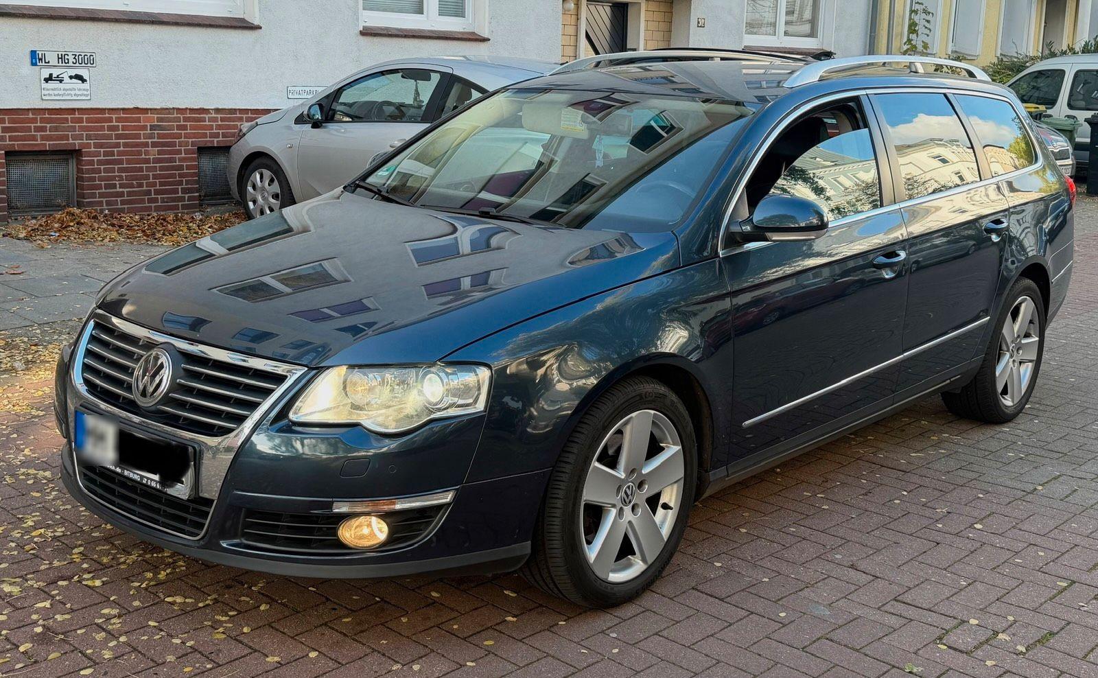 Volkswagen Passat 2009 — rear view