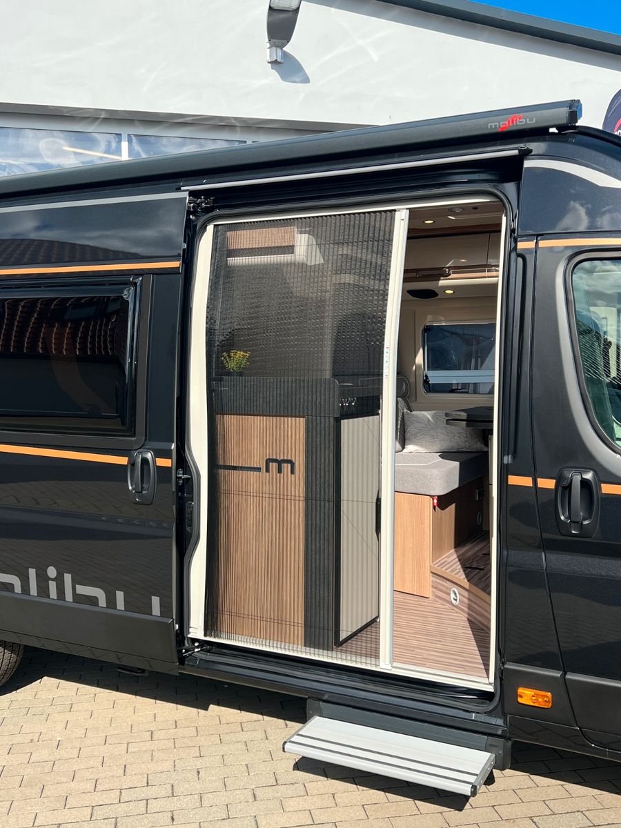 Fahrzeugabbildung Malibu Van first class - two rooms GT skyview 640 LE RB