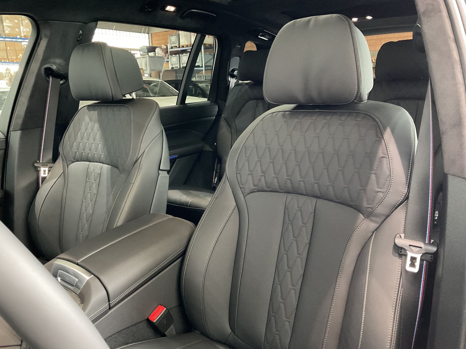 Fahrzeugeinzelansicht 12 Fahrzeugabbildung BMW X7 xDrive40d |Panoramadach |Standheizung |elektr