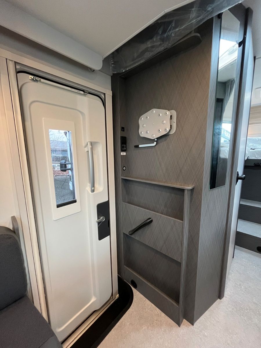 Fahrzeugabbildung Etrusco T 6.9 SBC *Automatik*Hubbett*Markise*Komfort Plu