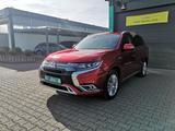 Mitsubishi Plug-in Hybrid Outlander  2.4 PHEV AHK - rote Mitsubishi Plug-in Hybrid Outlander