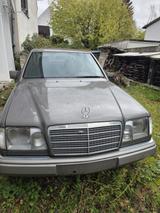 Mercedes-Benz E 220 E 220 - gebrauchte Mercedes-Benz E 220 aus dem Jahr 1994