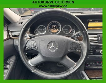 Mercedes E 220 - 11