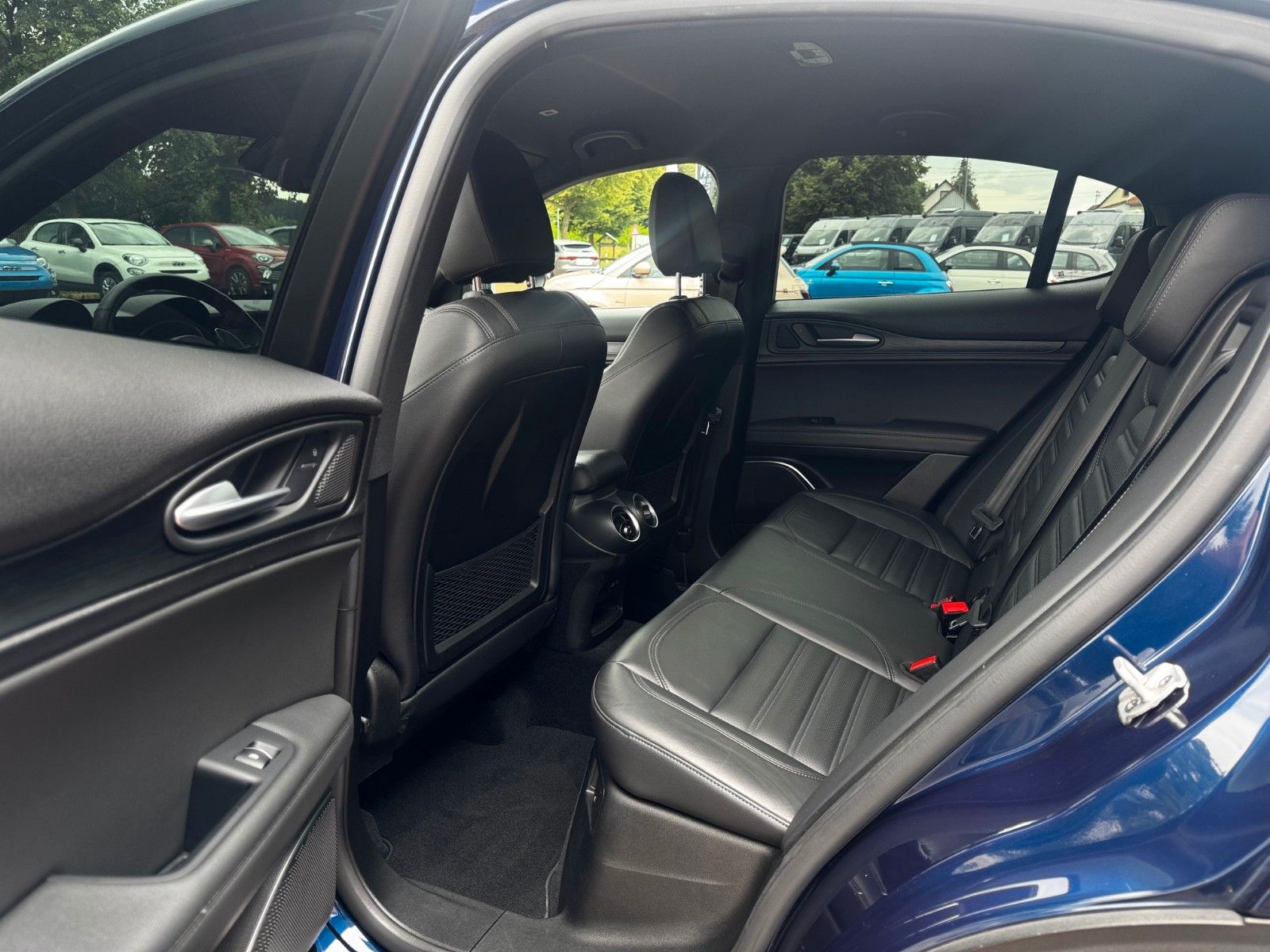 Fahrzeugabbildung Alfa Romeo Stelvio Super Q4 280PS AHK MEMORY NAVI SITZHEIZ.