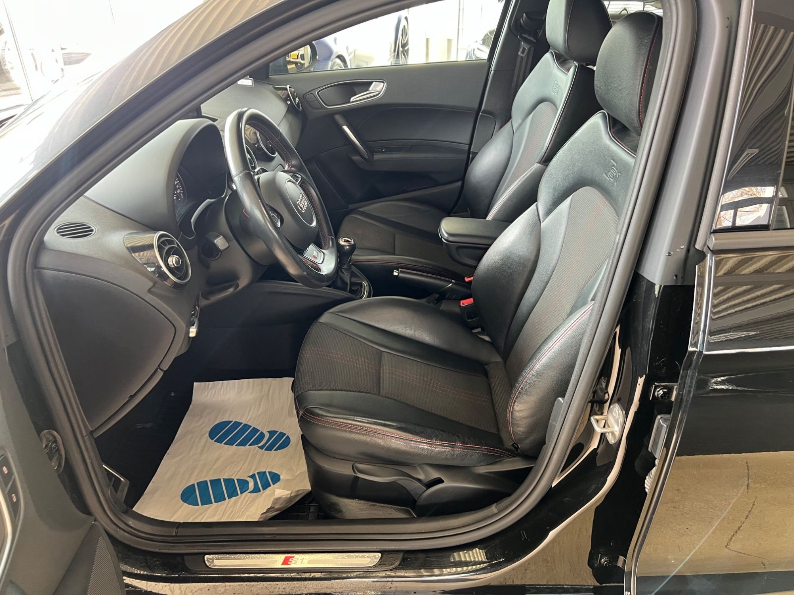 Fahrzeugabbildung Audi S1 Sportback 2.0 TFSI quattro *BI-COLOUR*