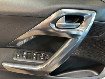 Peugeot 2008 Allure *Pano*Xenon*Navi*