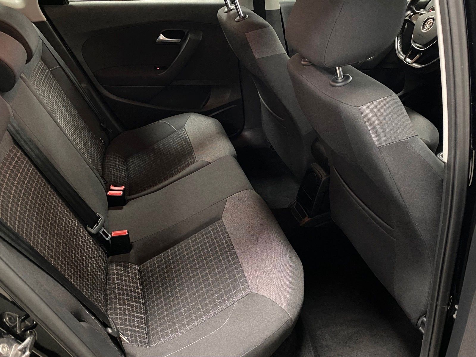 Fahrzeugabbildung Volkswagen Polo 1.2 TSI BMT Comfortline+Einparkhilfe+15"ALU