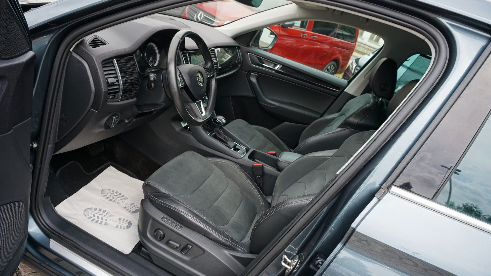 Skoda Kodiaq 2.0 TDI DSG Style*LED*CarPlay*Navi*1.Hand foto 17