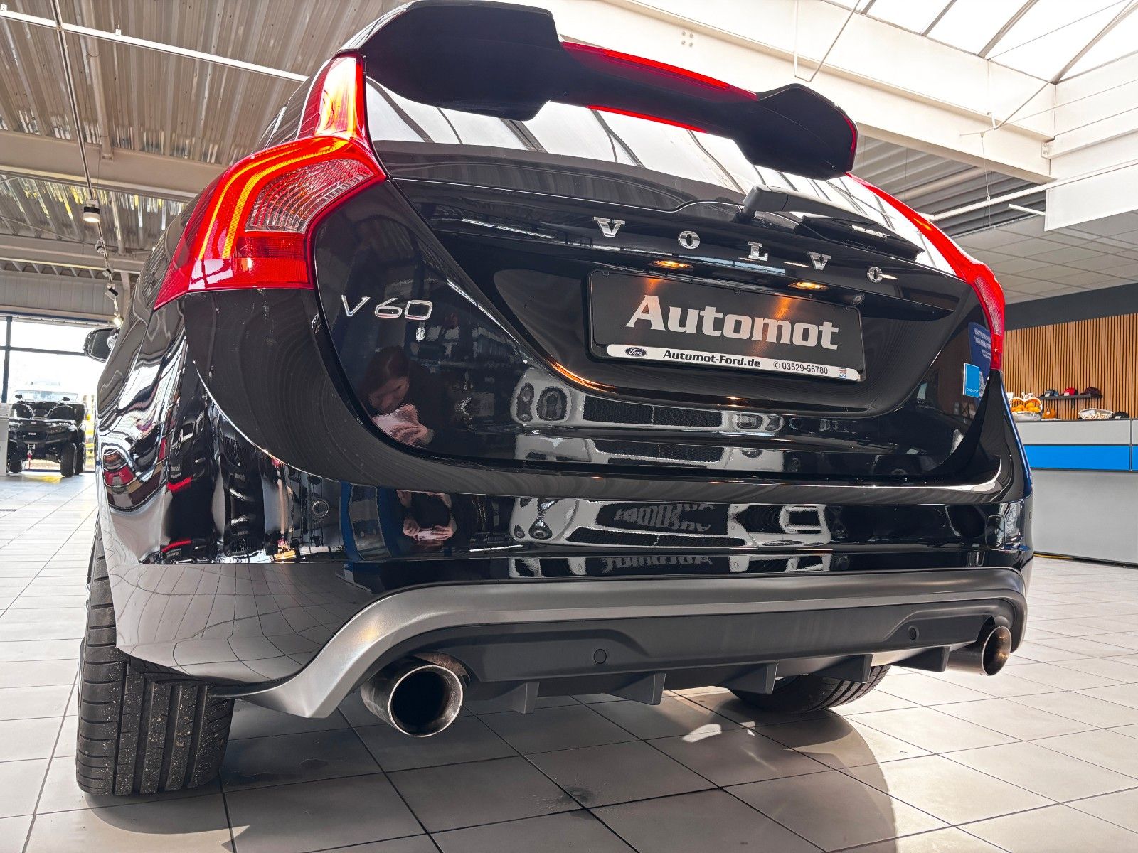 Volvo V60 Polestar AWD*Bi-Xenon*Sitzh.*Navi*PDC foto 4