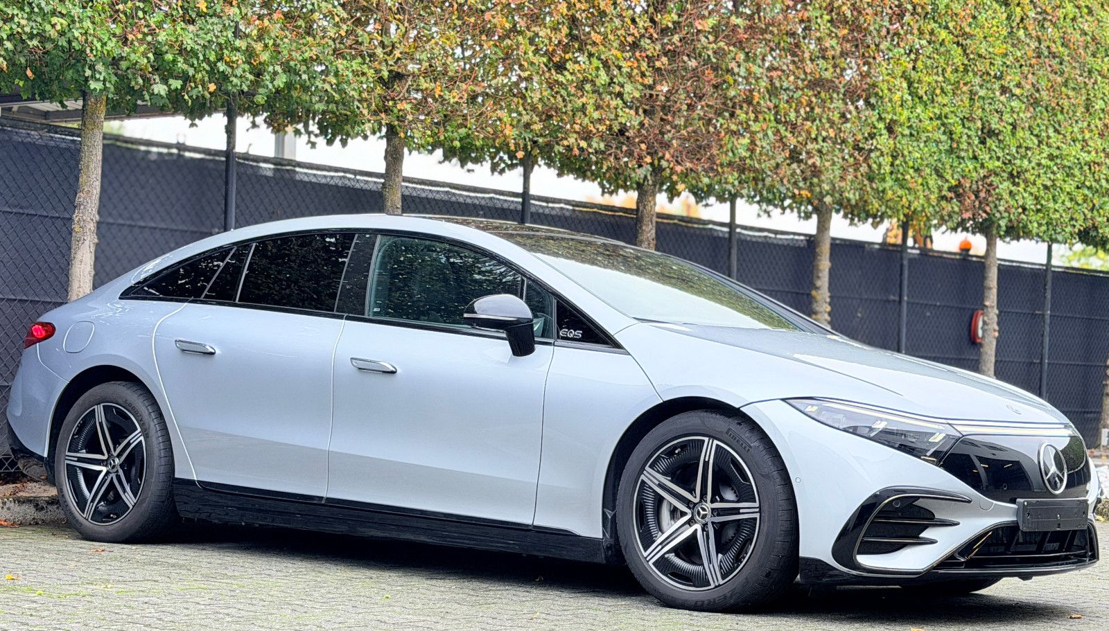 Mercedes-Benz EQS 350 AMG Line imagem 3