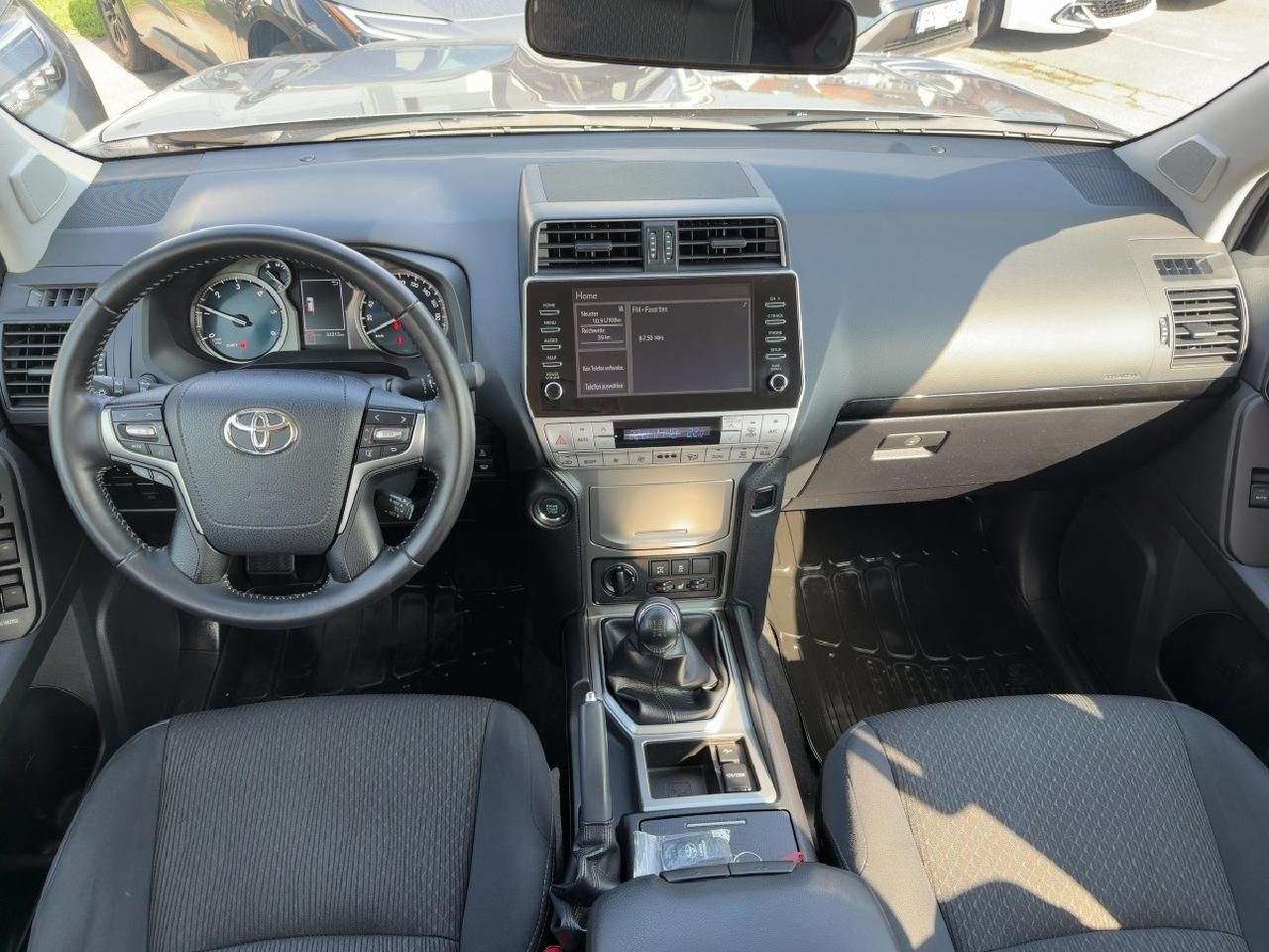 Fahrzeugabbildung Toyota Land Cruiser 2,8 4X4 Comfort *AHK