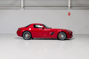صورة 9 لـ 2010 Mercedes-BENZ SLS AMG