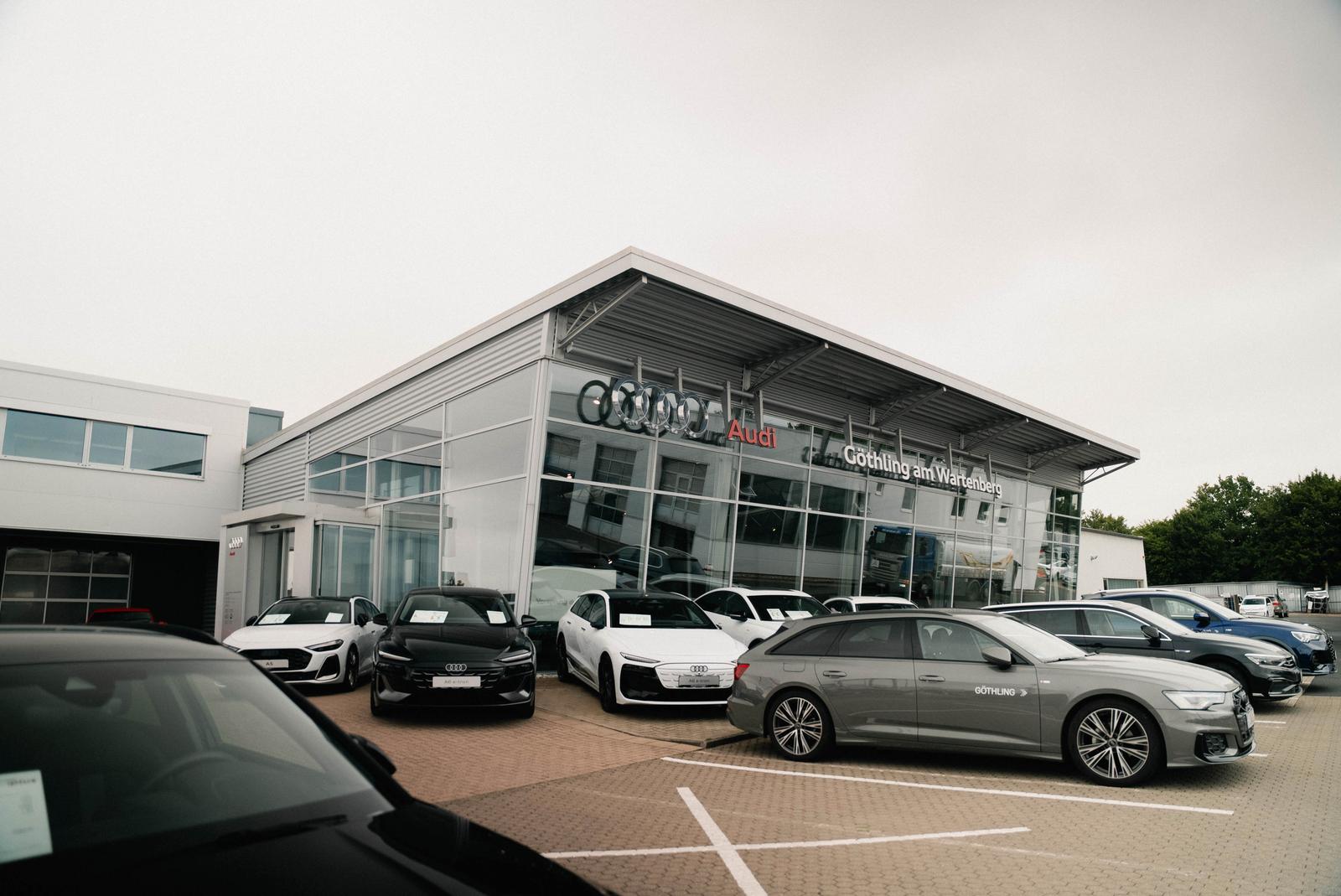 showroom-image-top