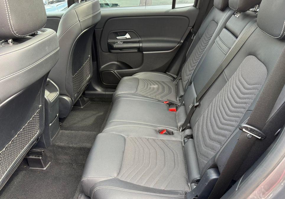 Mercedes-Benz GLB 180