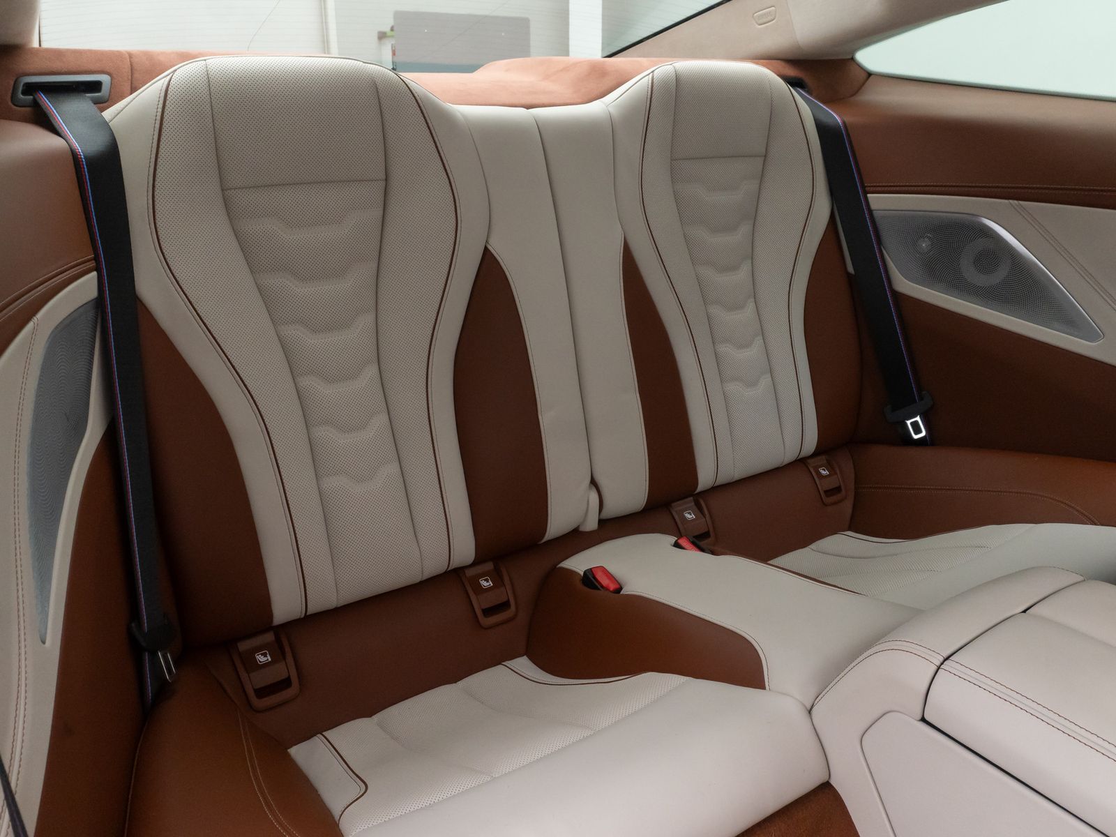 Fahrzeugabbildung BMW M850i xD Coup&eacute; B&W 360&deg;Laser DAB Individual Voll