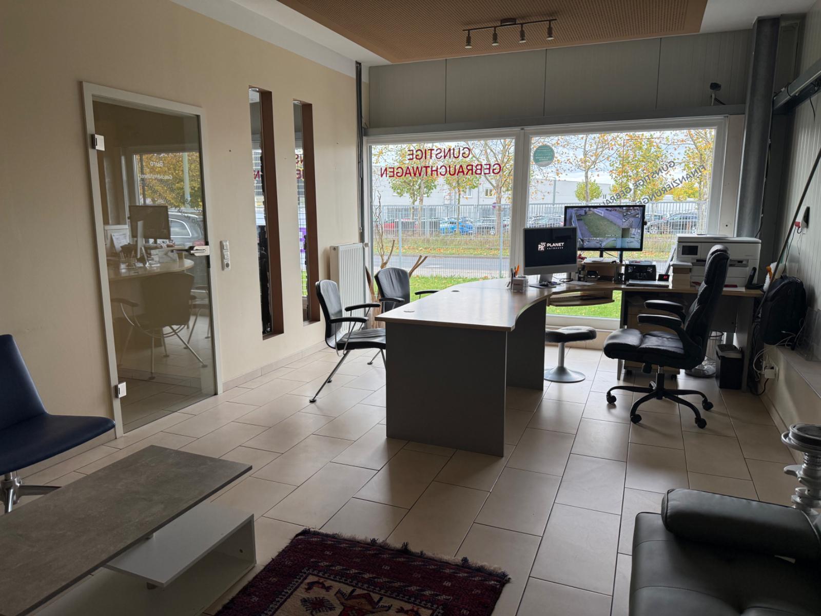 showroom-image-main