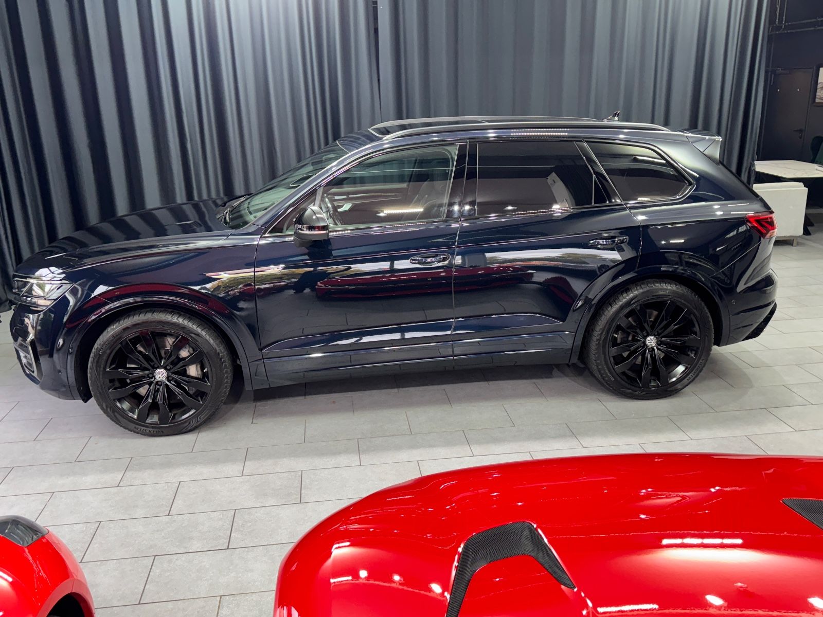 Fahrzeugabbildung Volkswagen Touareg 4.0 TDI V8 Atmosphere 4Motion|R-LINE|AHK