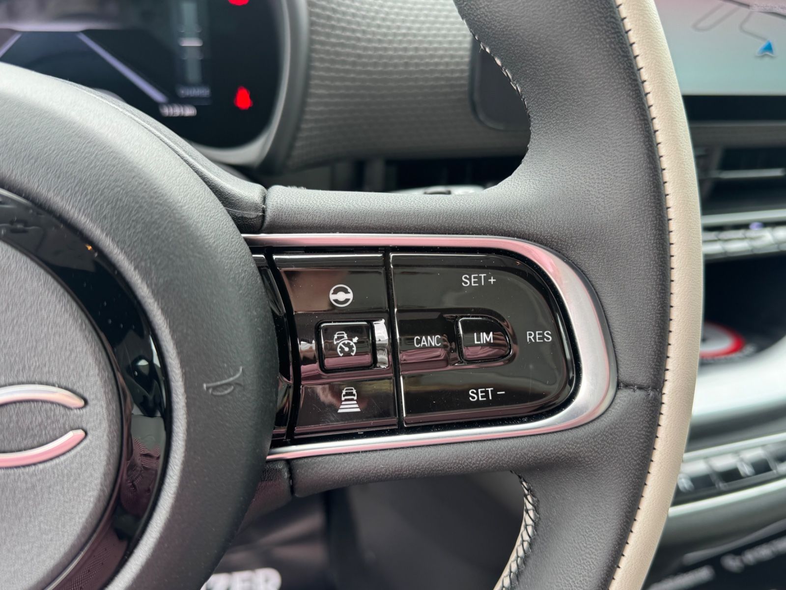 Fahrzeugabbildung Fiat 500 e La Prima/Leder/LED/R-Cam/ACC/Navi/SHZ
