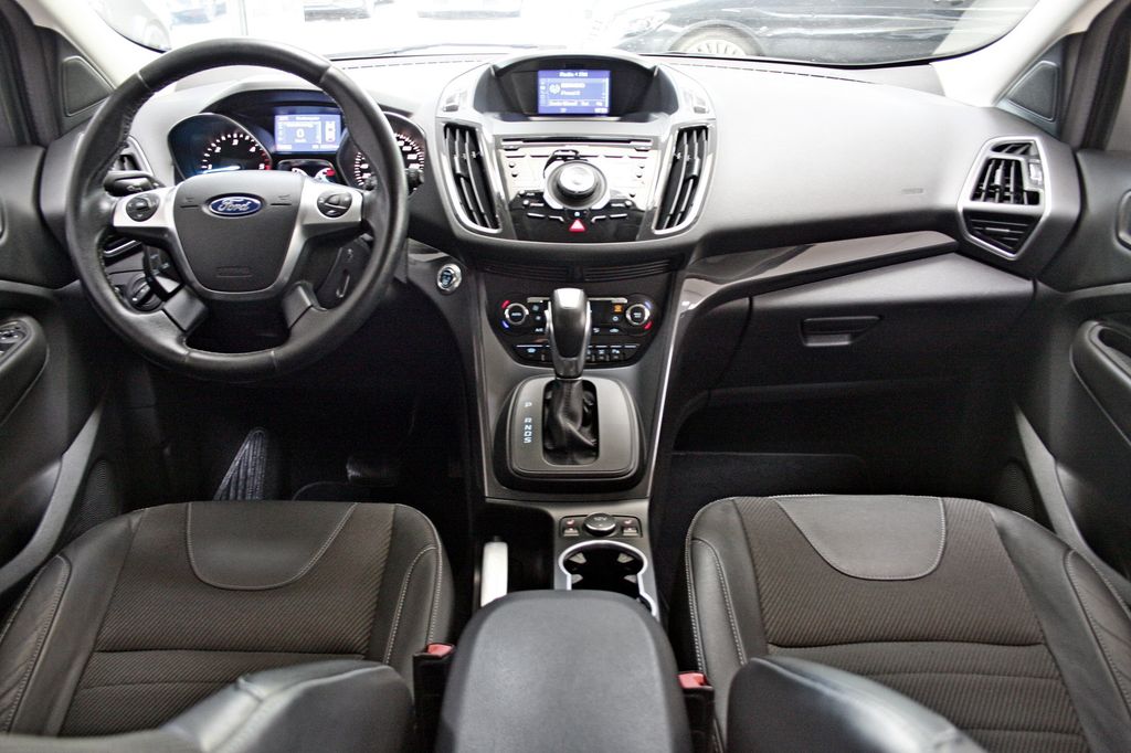Ford Kuga 4x4  AHK BI XENON KAMERA NAVI 2.BESITZ