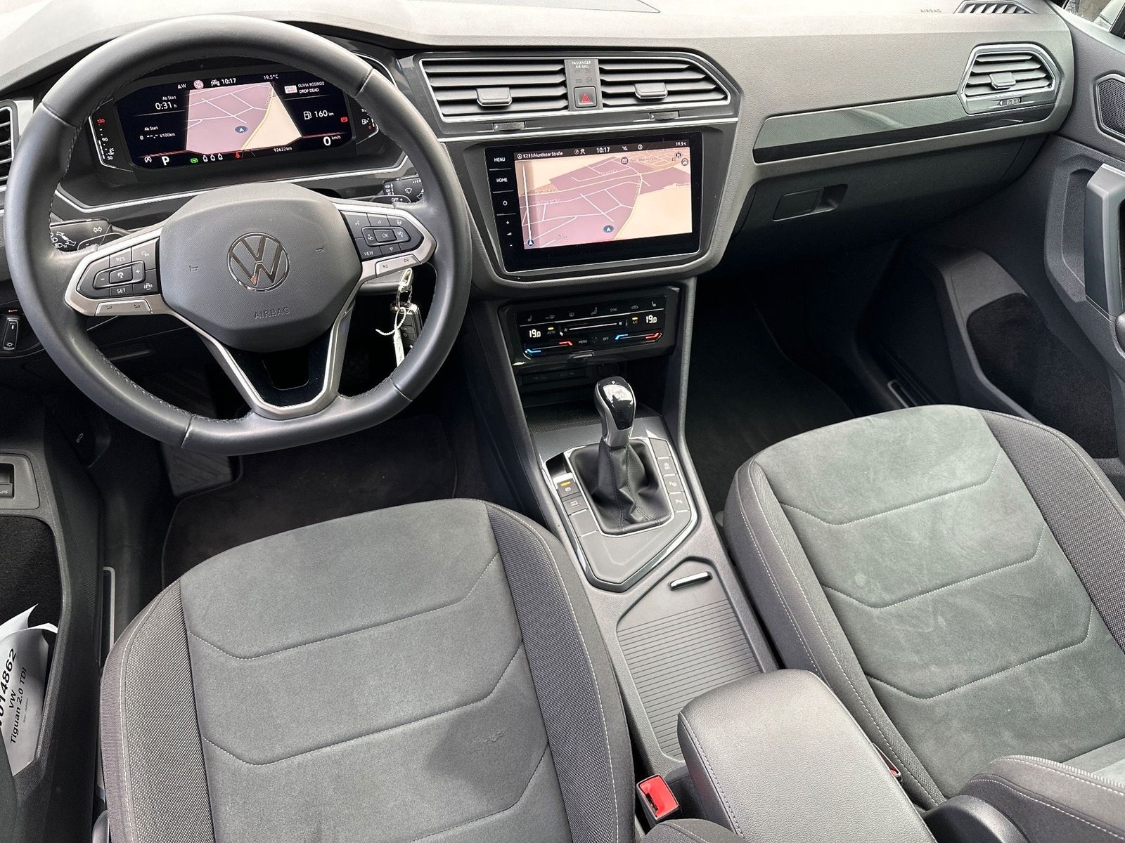 Fahrzeugabbildung Volkswagen Tiguan 2.0 TDI DSG Sport NAV+IQ-LIGHT+KAM+20ZO
