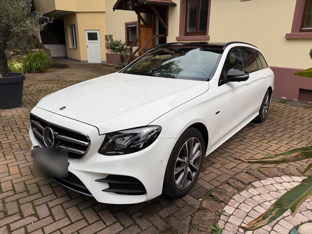 Image of Mercedes-Benz E 300
