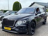 Bentley Bentayga 6.0 W12 Mulliner 2018 Zwart Carbon Akra - Bentley Bentayga Mulliner mit Benzin-Antrieb