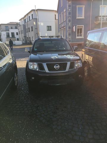 Nissan Navara Pickup Double Cab PLATINUM EVO 4X4