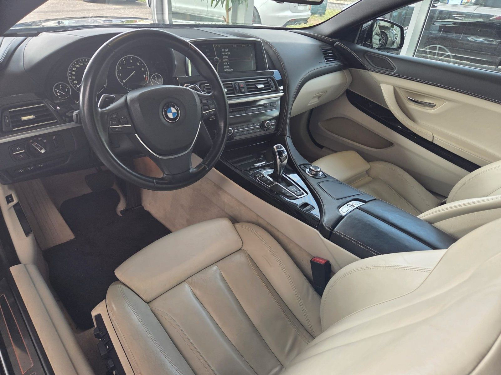 Fahrzeugabbildung BMW 650 Baureihe 6 Cabrio 650 i exclusive