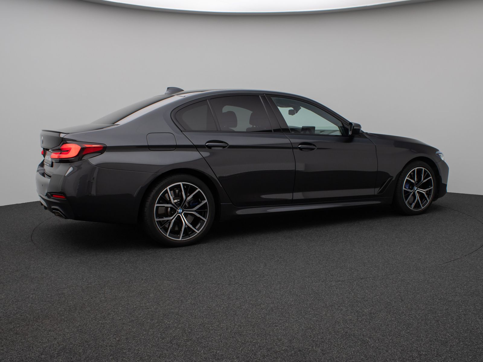 Fahrzeugabbildung BMW 540i xD M Sport Glasdach Laser Kamera HUD SoftCL
