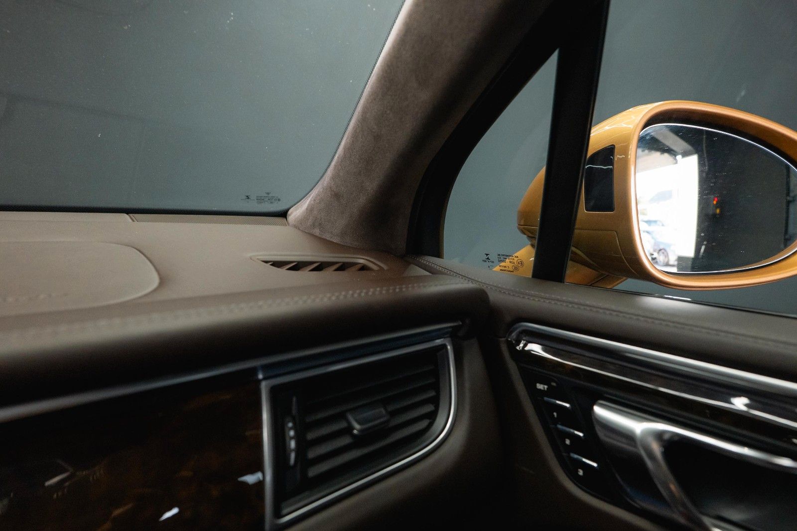 Fahrzeugabbildung Porsche Macan Turbo FENRIR | AURUM | CHRONO+ | LUFT | 21