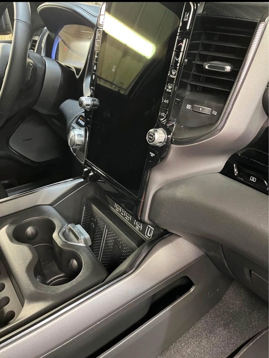 Fahrzeugabbildung Dodge RAM 1500 SPORT NIGHT 4x4  MODELL 2026 HEMI
