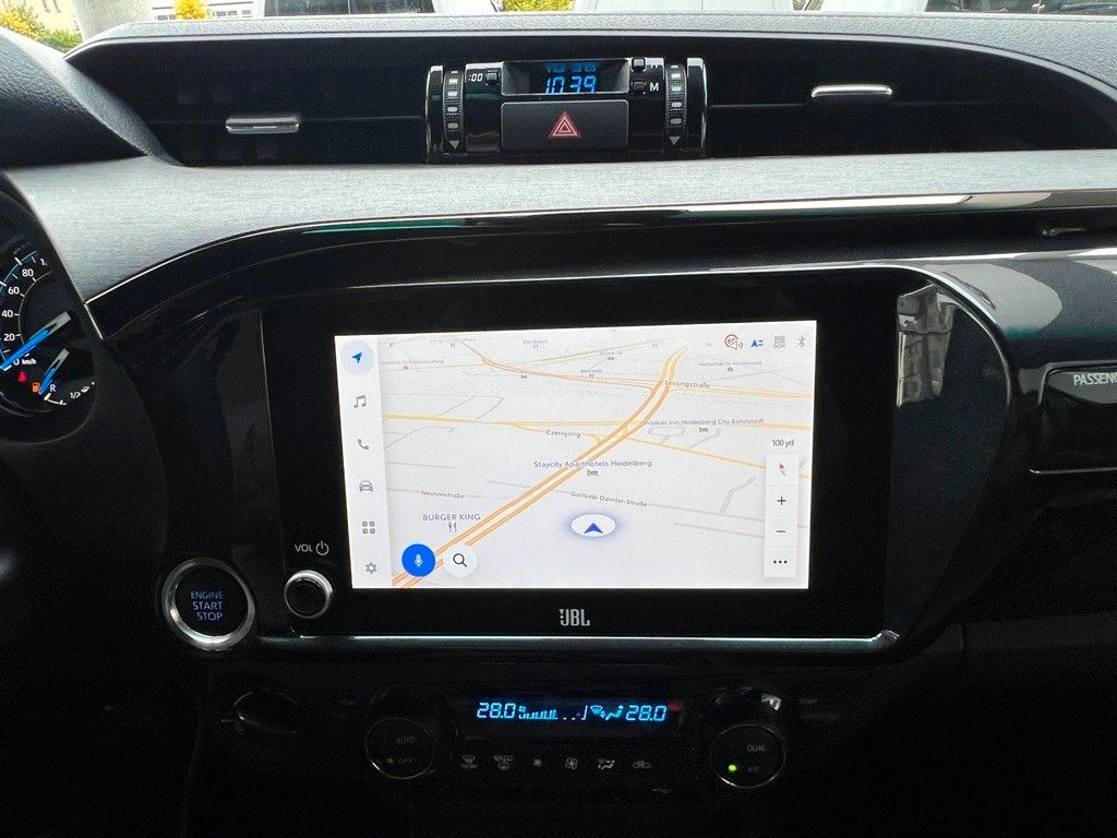 Fahrzeugabbildung Toyota Hilux Double Cab 2.8 D Invincible 4x4 NAVI 360°