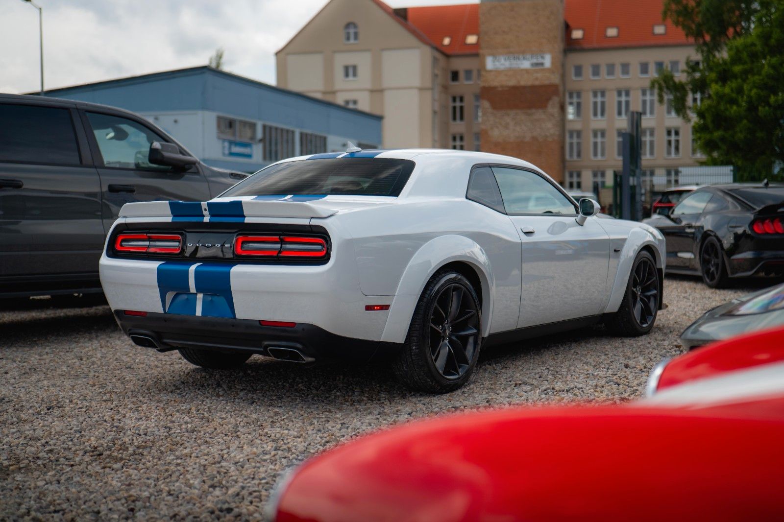 Fahrzeugabbildung Dodge Challenger 5.7 V8 R/T SRT WIDE BODY *LED*19%*