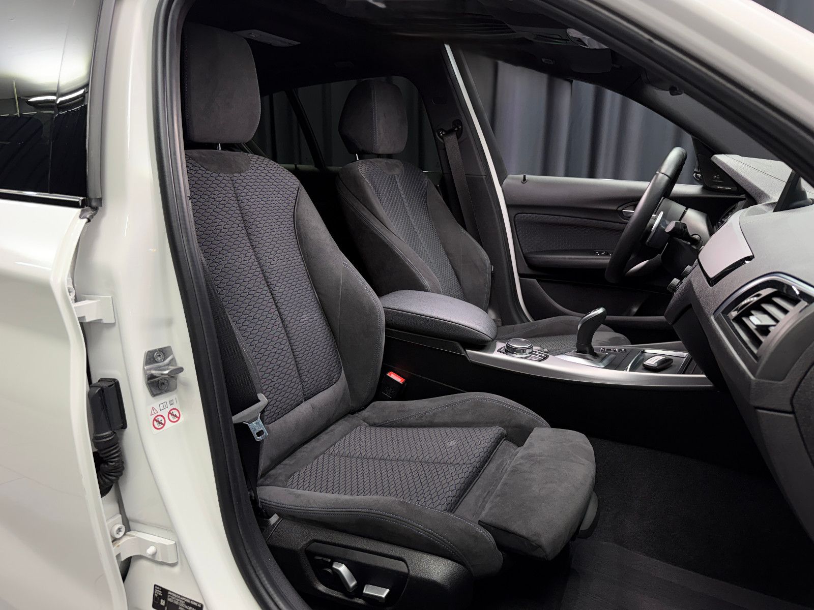 Fahrzeugabbildung BMW M140i xDrive Special Edition|M-PERFORMANCE|1.HD