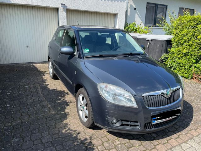 Skoda Fabia 1.2 TÜV+Reifen+Bremsen neu Kli...