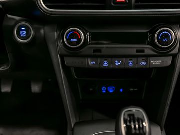 Hyundai Kona 1.0 Premium 2WD DAB Navi Kamera Leder LED