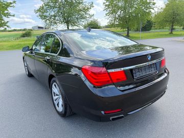 BMW 750 - 5