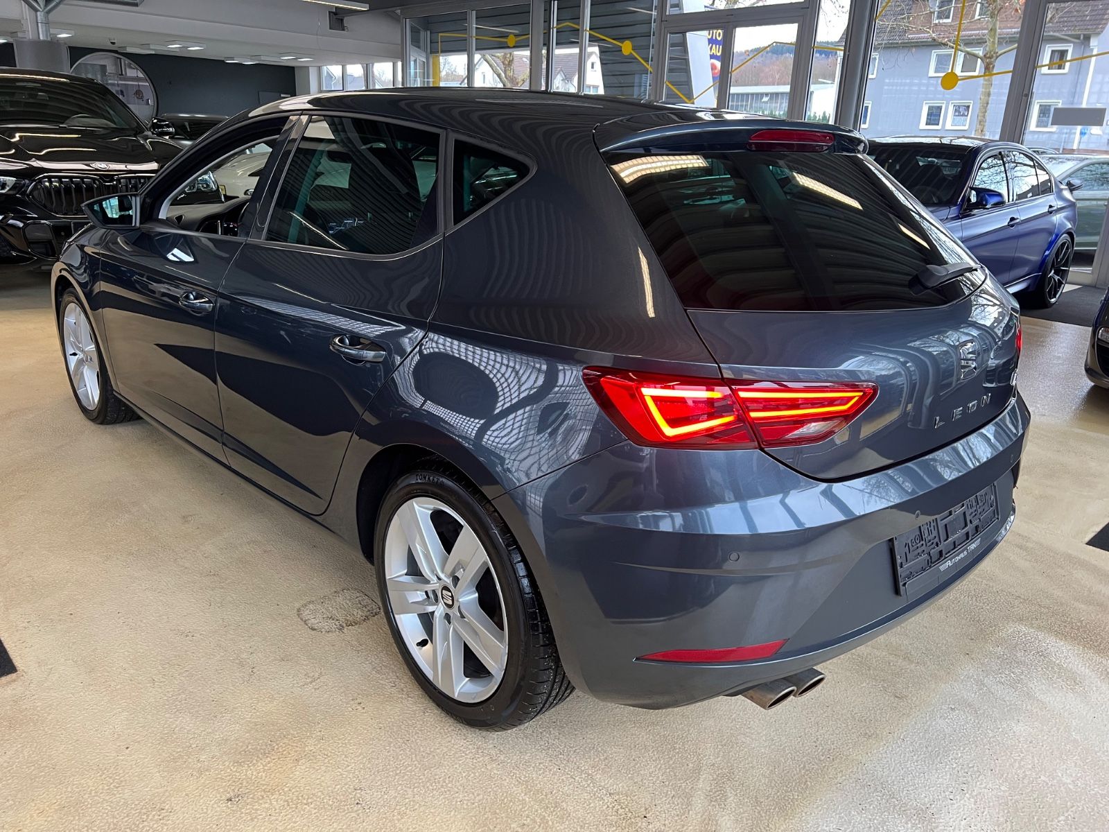 Fahrzeugabbildung SEAT Leon FR 1.5 TSI * AUTOMATIK *LED*