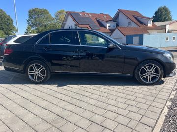 Mercedes E 200 - 4