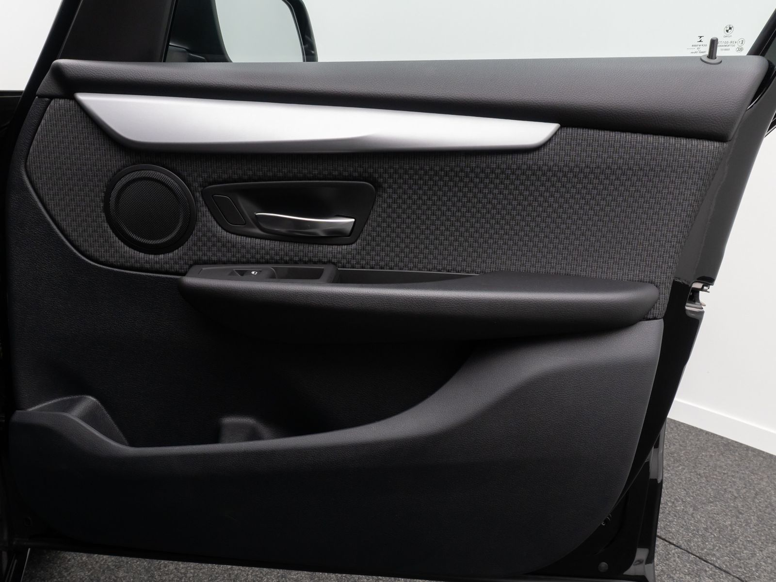 Fahrzeugabbildung BMW 225xe iPerf  Active Tourer ParkAss Navi WLAN PDC