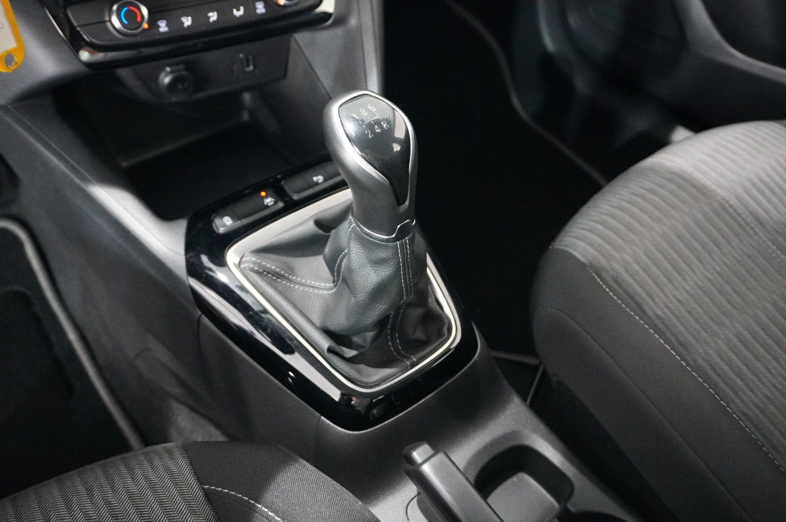 Fahrzeugabbildung Opel Corsa F 1.2 EDITION NAVI/KAMERA/TEMP./PDC/DAB+