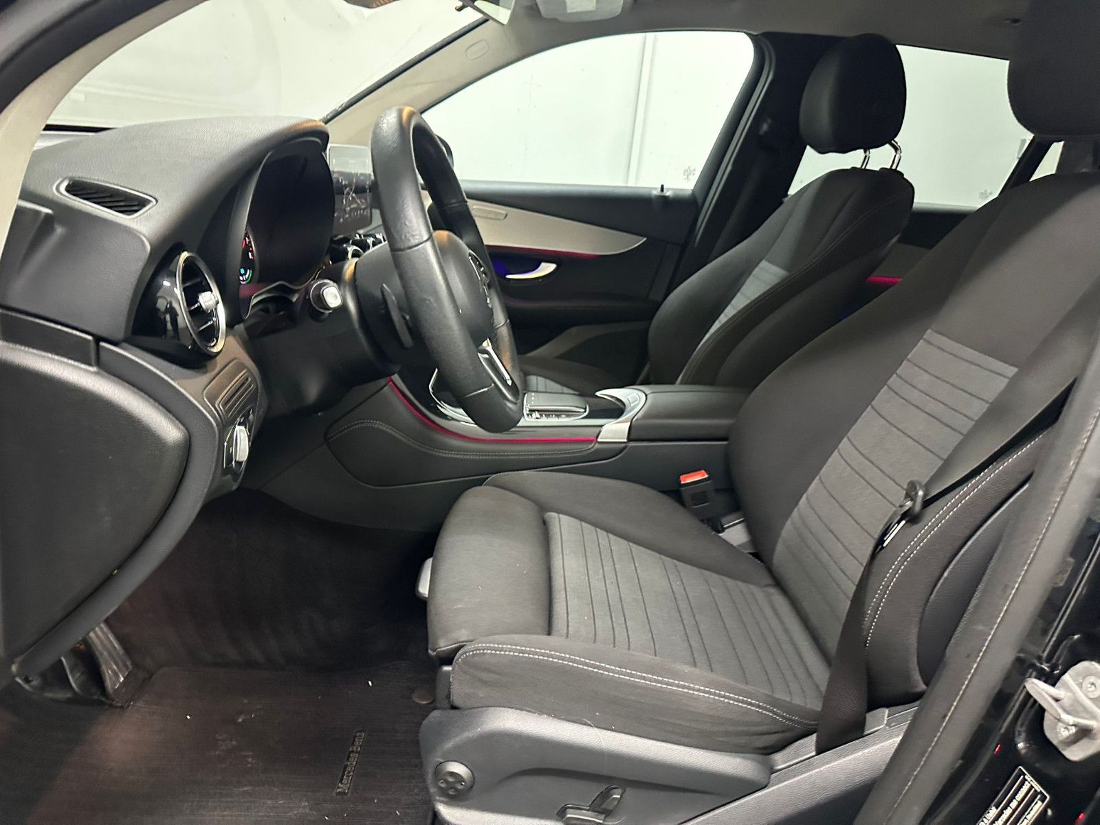 Fahrzeugabbildung Mercedes-Benz GLC 300 e 4MATIC Autom. *NIGHT*LED*AHK*