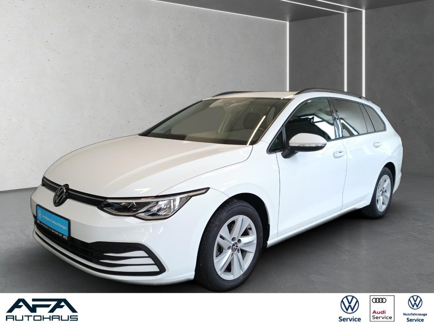 Volkswagen Golf VIII Var. 1.5 eTSI Life DSG RFK*NAV*ACC*SHZ