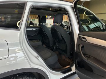 BMW X1 xDrive 20 d *HeadUp*Pano*AHK*Kamera*