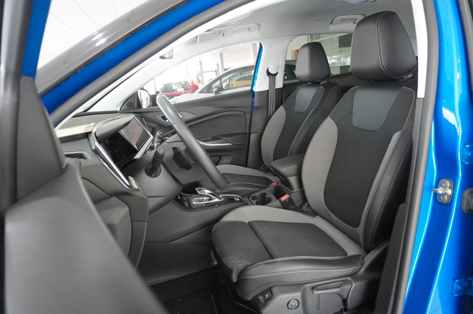 Fahrzeugabbildung Opel Grandland (X) GS SPORT 4HYBRID NAVI/LED/360°/DAB