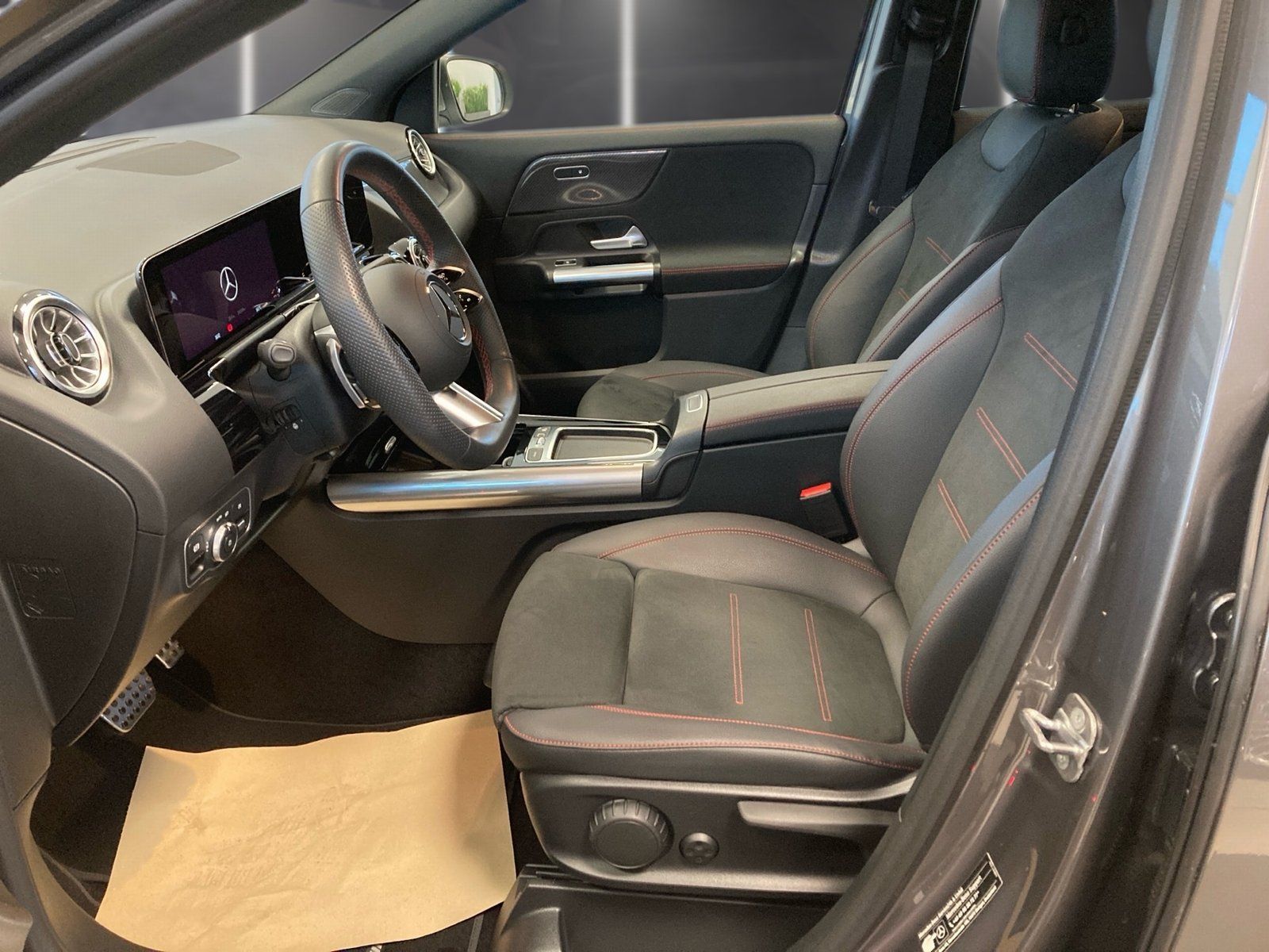 Fahrzeugabbildung Mercedes-Benz GLA 250 e AMG*AHK*Distro*360°*MBeam*22KW*Totwin*