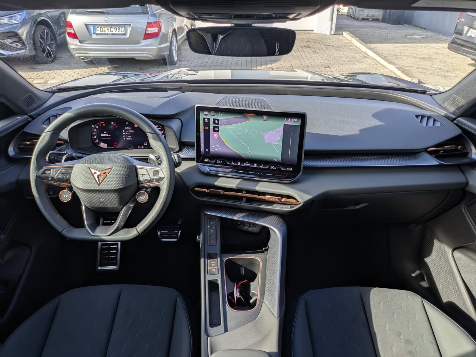 Fahrzeugabbildung CUPRA Terramar 2.0 TSI 4D VZ HUD*MATRIX*PANO*DCC*20"