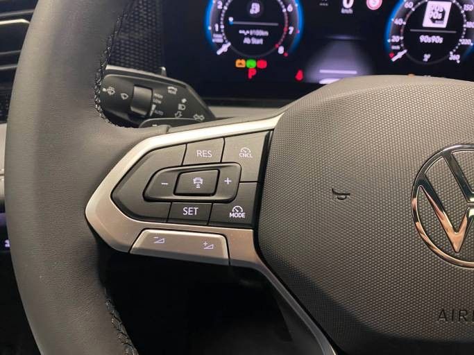 Fahrzeugabbildung Volkswagen Tiguan 1.5 eTSI OPF DSG+AHK + NAVI+PARKASSISTENT