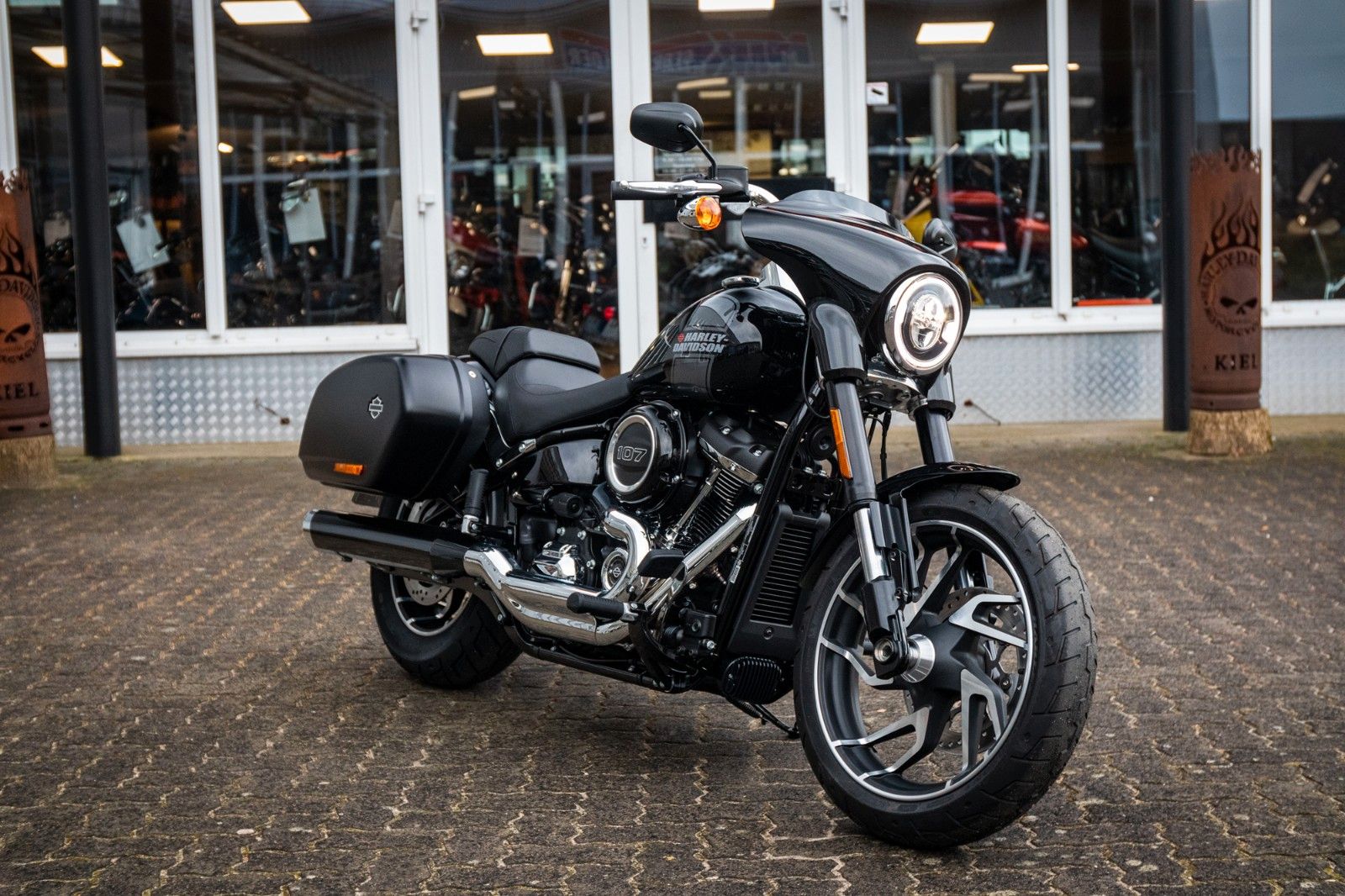 Fahrzeugabbildung Harley-Davidson FLSB SPORT GLIDE 107 ci  MY23 - Sofort Verfügbar